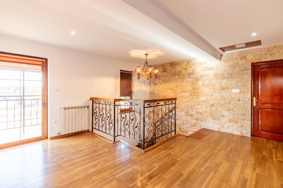 Casă finalizată, 278 mp teren 2305 mp Pleașa, Bucov, Ploiesti