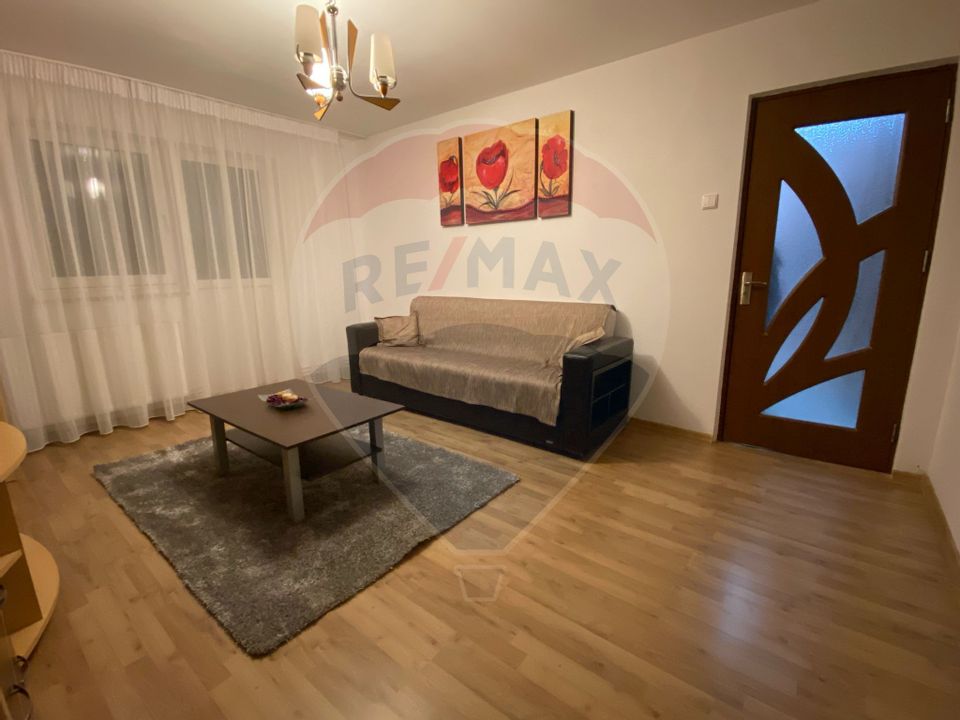 Apartament cu 4 camere de închiriat - 80 mp utili, Tractorul
