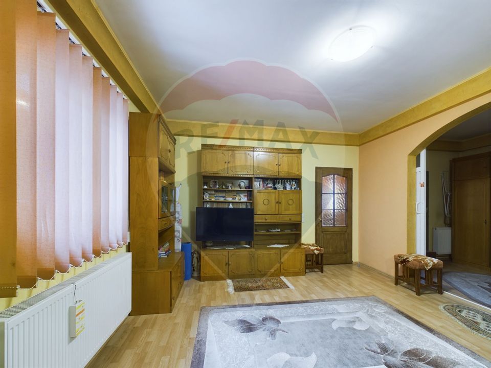 Vila Impresionantă în Sinaia | Eleganță și Confort în Inima Munților