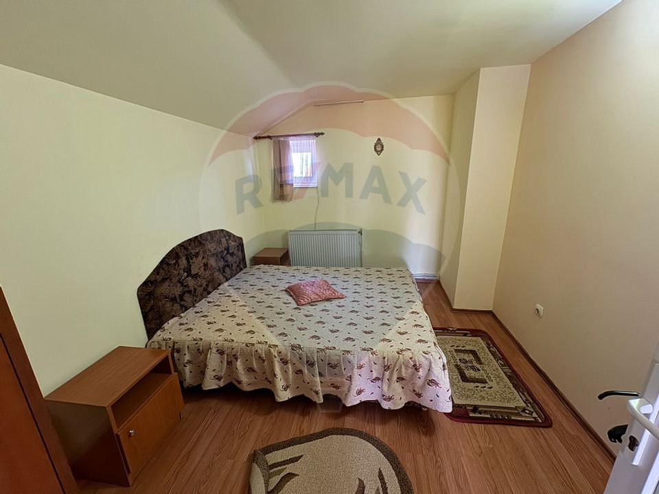 Casă / Vilă cu 5 camere de închiriat în zona Calea Romanului