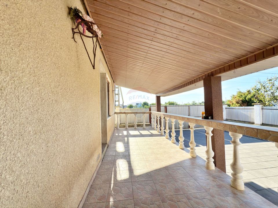 Casă cu 5 camere de vânzare loc. Frumușeni, jud. Arad