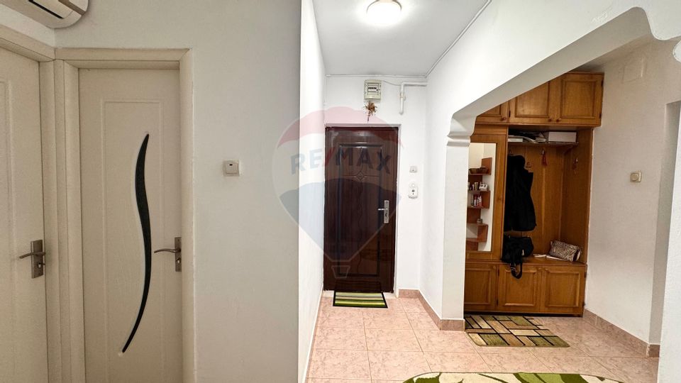 3 room Apartment for sale, Inel I area