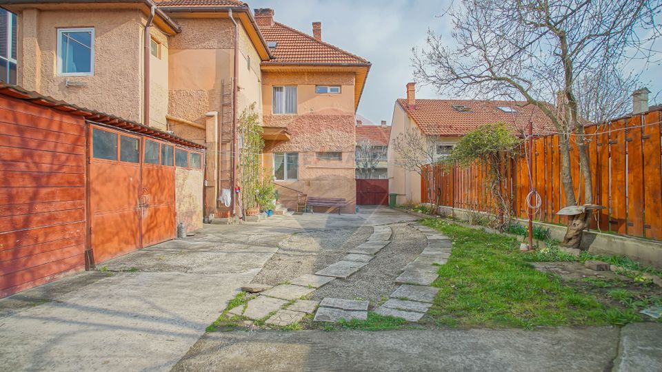 Apartament in vila, de vanzare, în zona Aurel Vlaicu