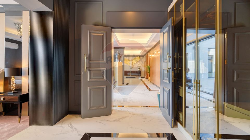 Design, Panorama and Exclusivity — Calea Poienii