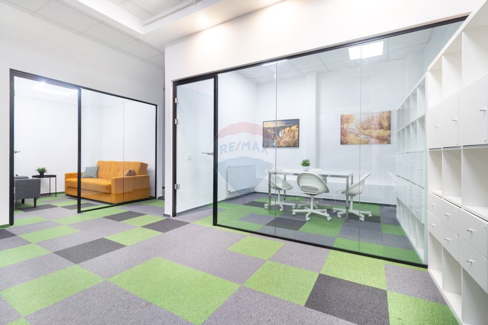 Commercial space with showcase, Gara de Nord train station