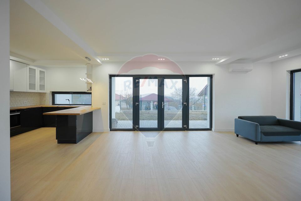 Casă Individuală 4 camere, Dealuri, Zona Doja, Panoramă