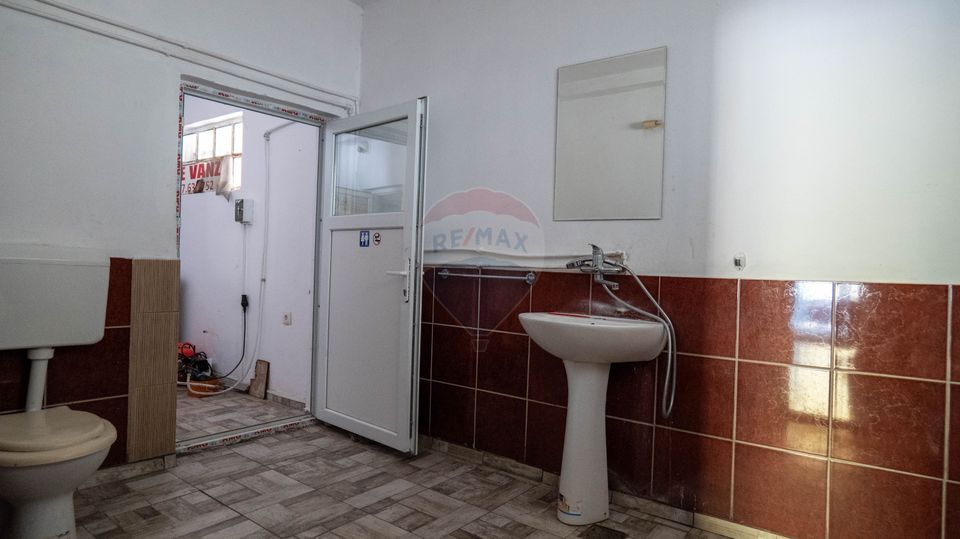 150sq.m Commercial Space for sale