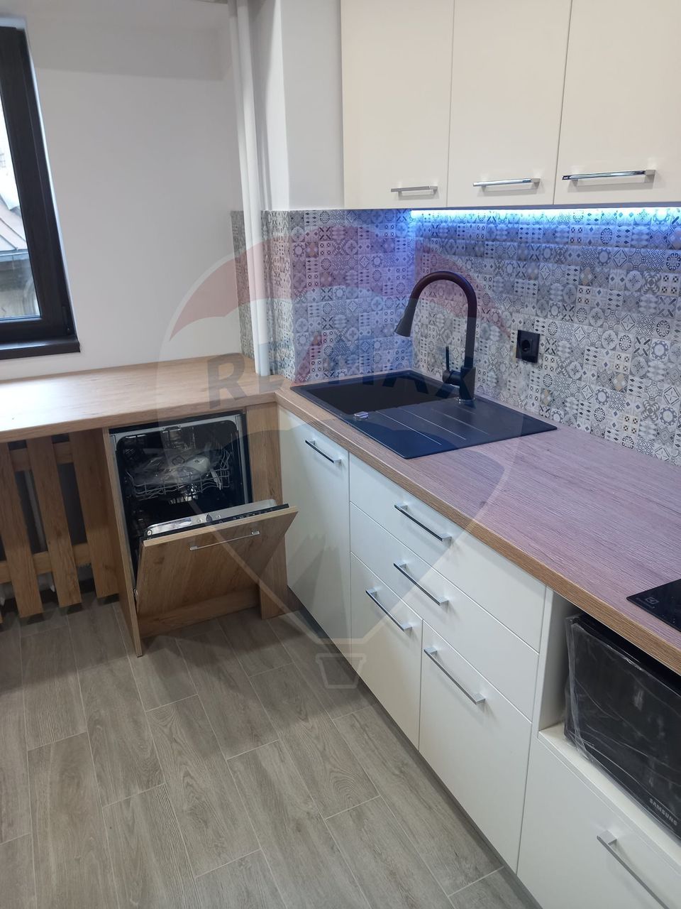 4 camere renovat | vedere fântâni Unirii | Bibescu Vodă | 106 mp