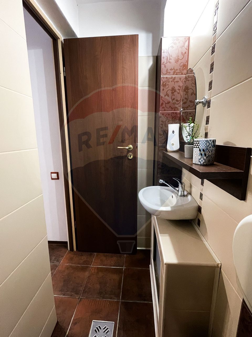 Vila P+M cu 3 camere, de inchiriat, zona Far Constanta