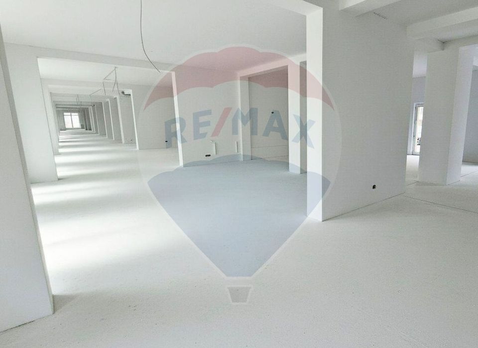 620sq.m Commercial Space for rent