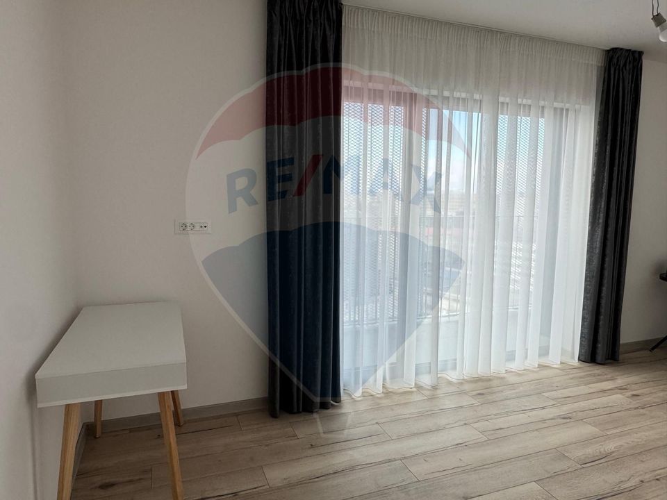 Apartament cu 3 camere de vânzare în zona Central