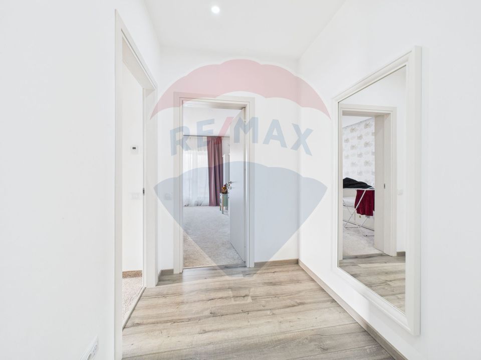 Apartament de vanzare - 3 camere 102mp + Terasa cu foisor 45mp