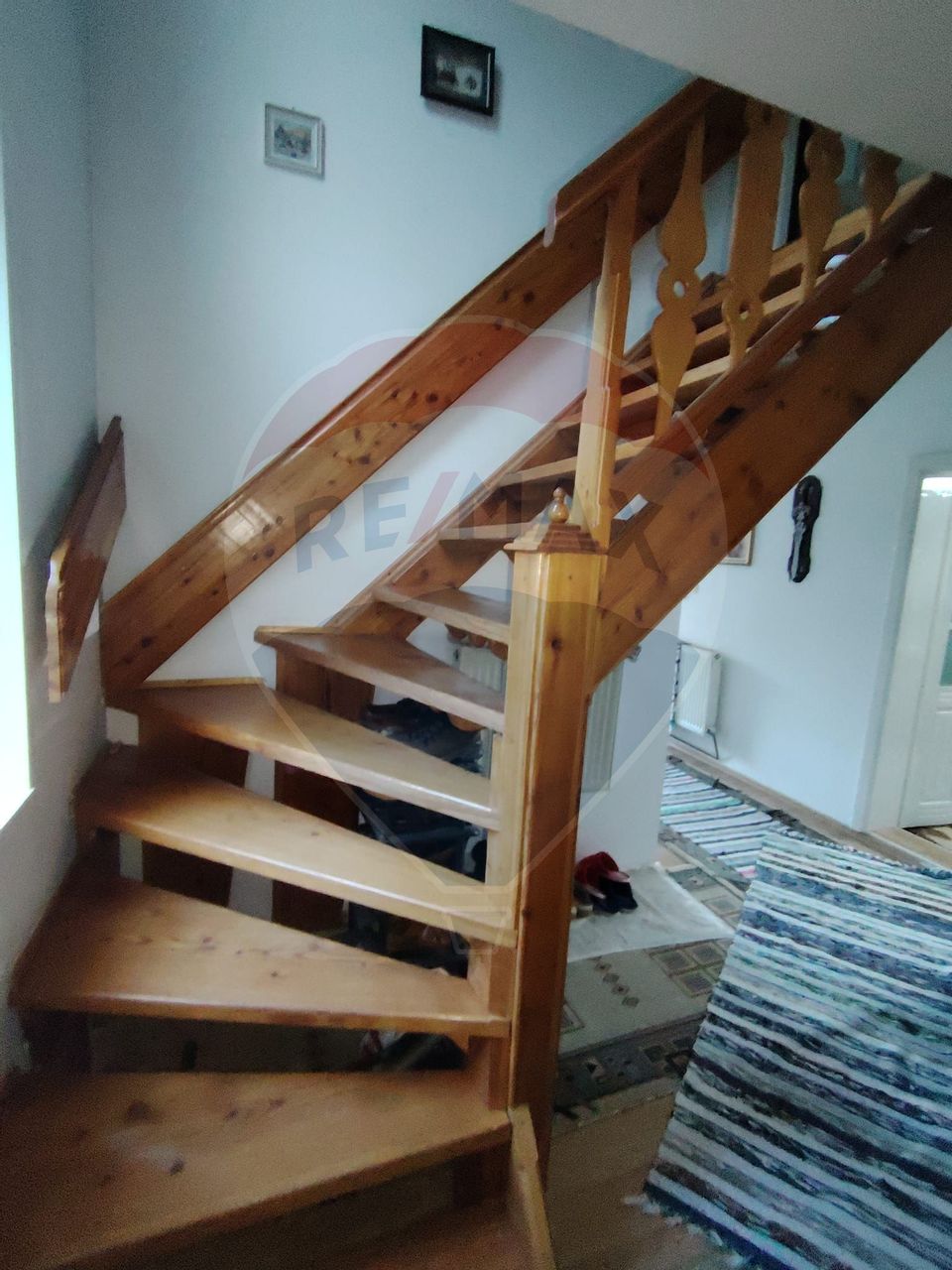 Case cu 7 camere de vânzare în comuna Panaci, sat Drăgoiasa.