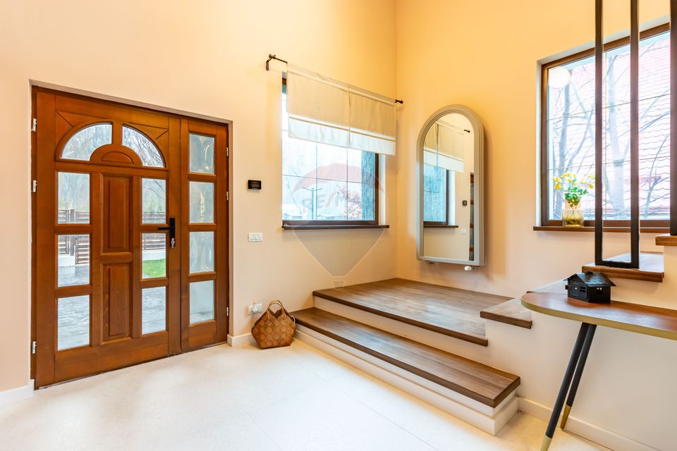 Casă / Vilă de vanzare in Snagov, langa padure, lac la 800 m, centru