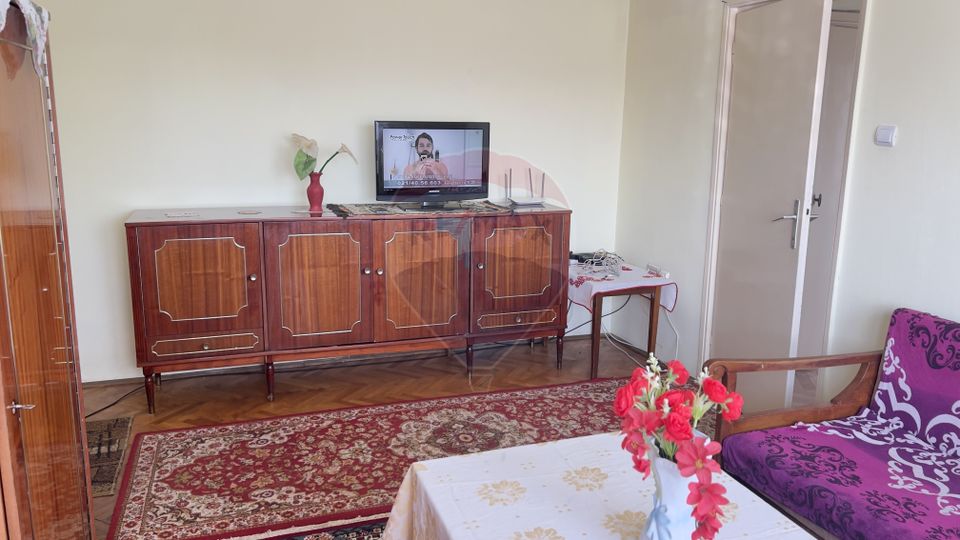 Apartament cu 3 camere de închiriat în zona Podgoria