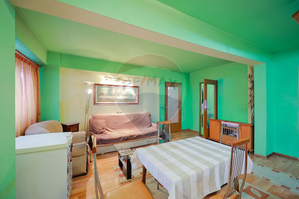 Apartament cu 4 camere, de vânzare în zona Rogerius