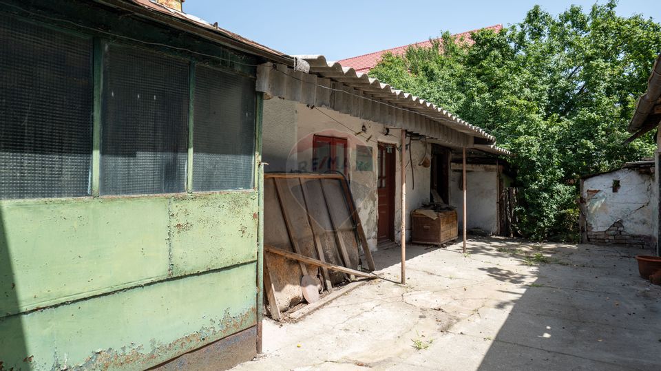 Vanzare casa demolabila si teren in Pantelimon, 150 m de Primarie