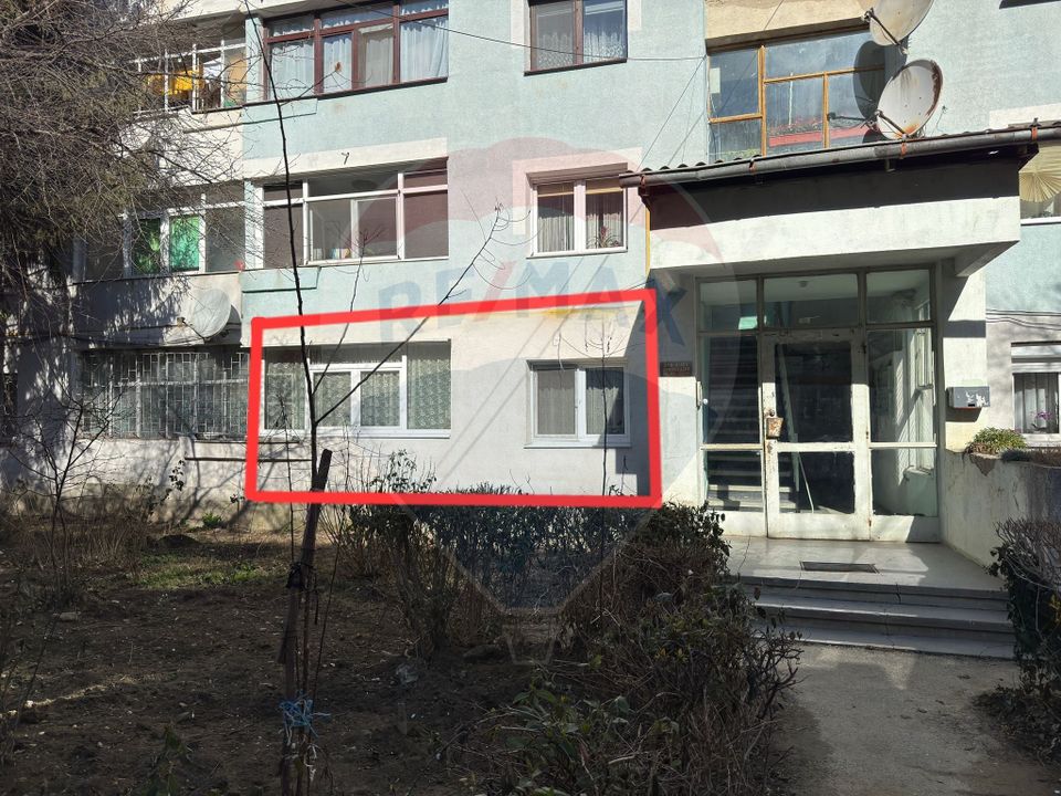 Apartament cu 3 camere decomandate de vânzare zona BAZINULUI DE INOT