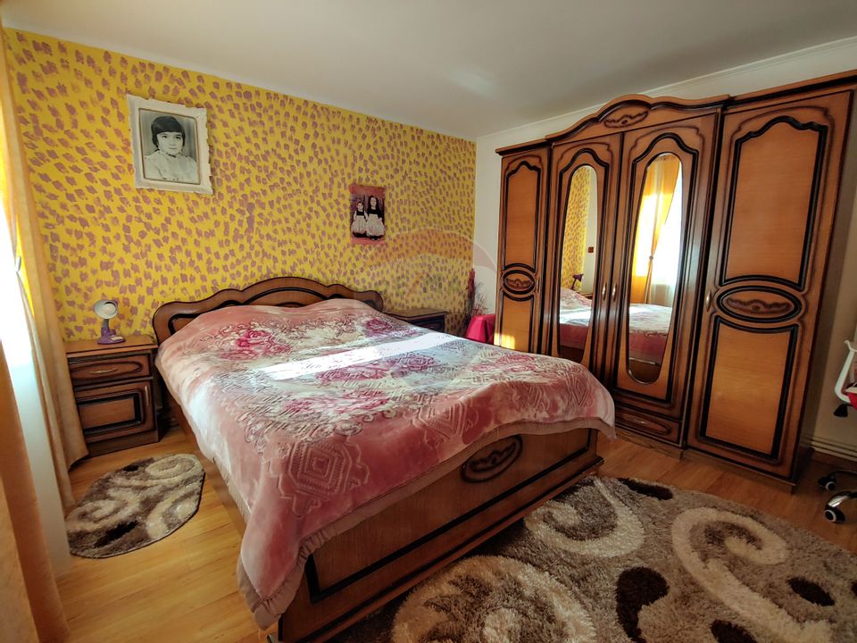 Casă / Vilă cu 5 camere în Topolița-Grumăzești, Neamt