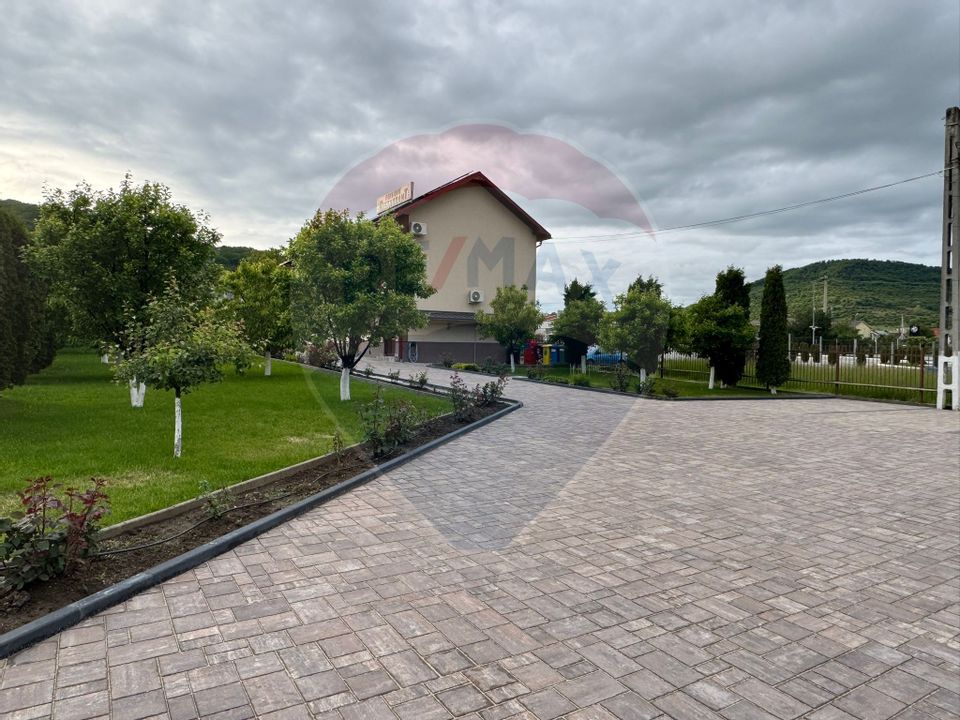 16 room Hotel / Pension for sale