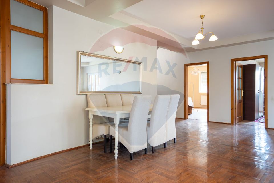 De vânzare Casă spațioasă cu teren 1.000 mp Beverly Hills, Sanmartin