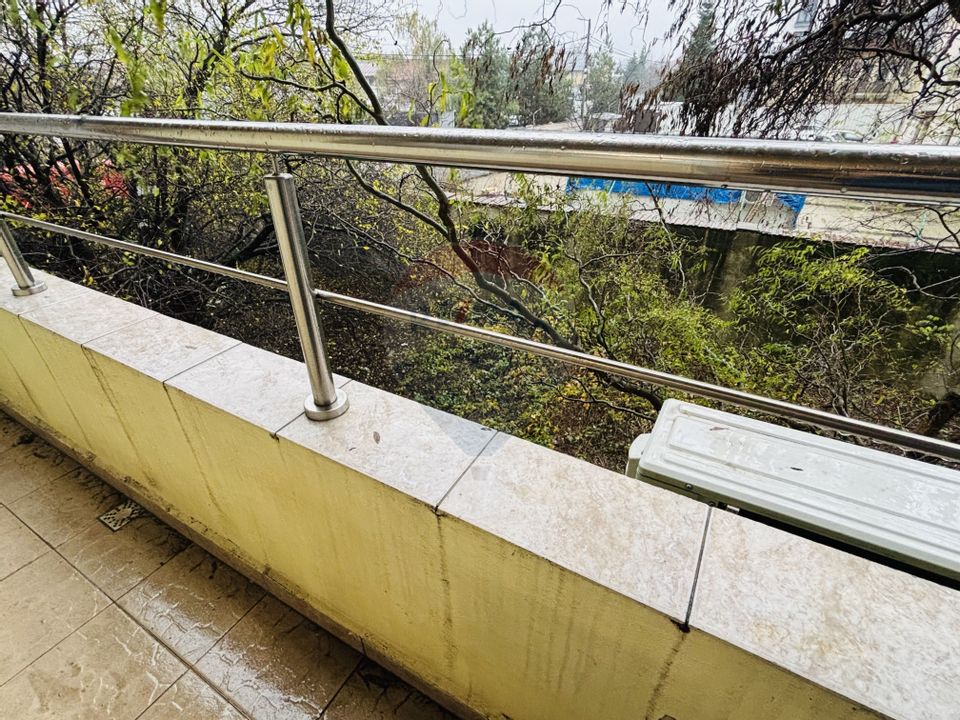 Apartament spatios de vânzare 2 camere EROILOR . VOLUNTARI A3