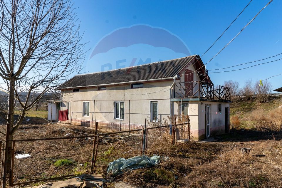 750sq.m Commercial Space for sale