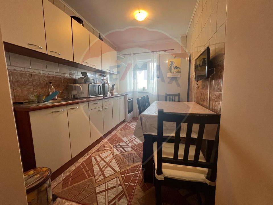 Apartament 3 camere de vânzare în zona  1 Decembrie 1918