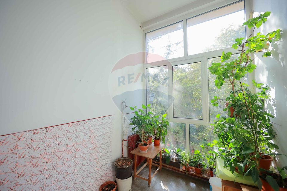 De vânzare, apartament cu 3 camere, zona Rogerius