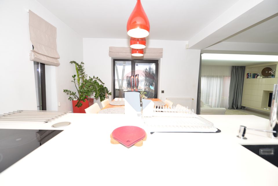 Casa Vila cu 4 camere de vanzare in  Cernica langa padure