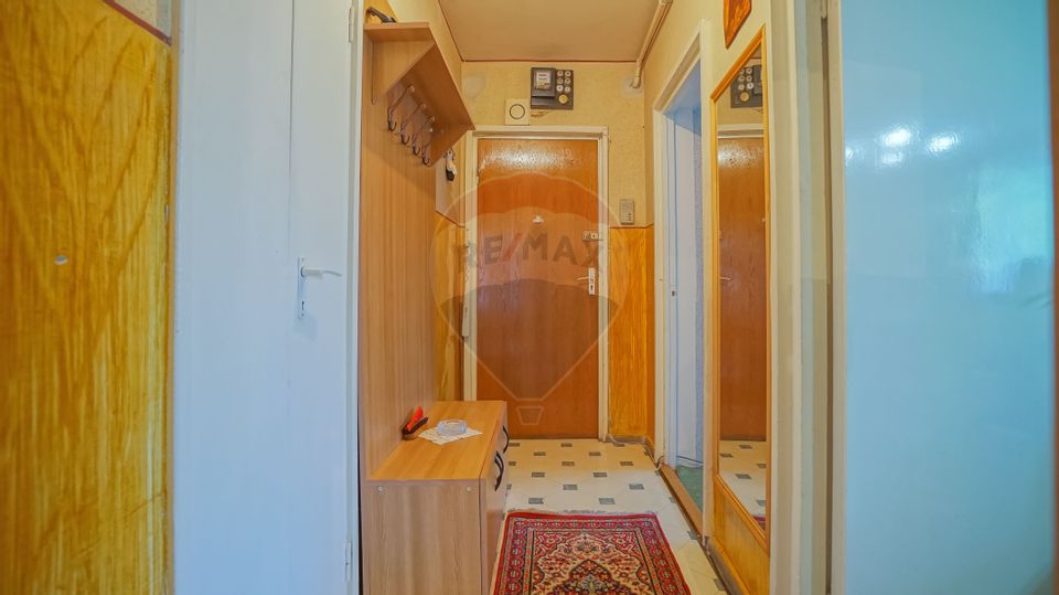 REZERVAT!! Apartament cu 3 camere de vânzare, zona Vlahuta