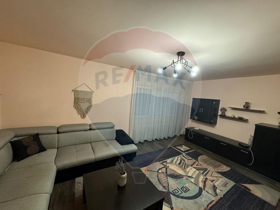 Apartament cu 3 camere de închiriat în zona centrala