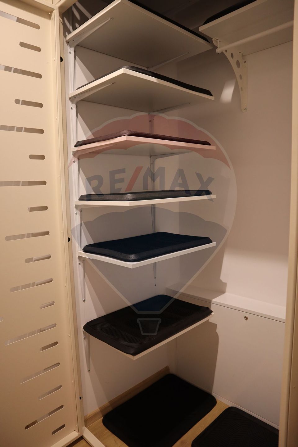 3 room Apartment for rent, Turnisor area
