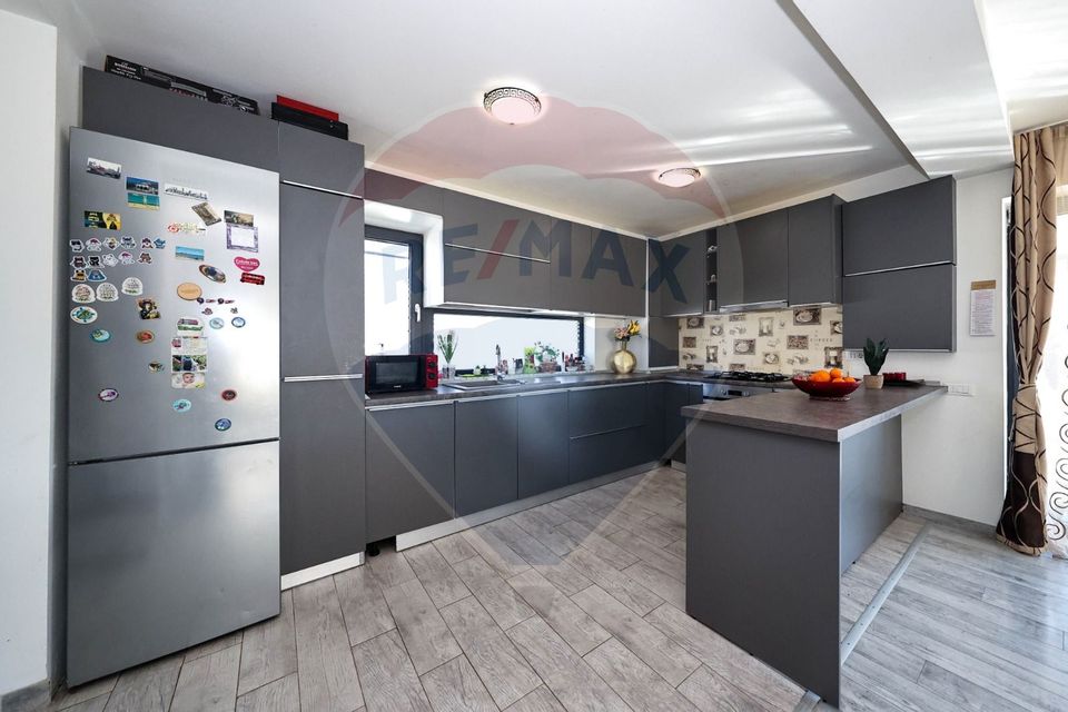 5 room House / Villa for sale