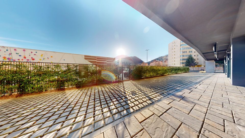 47sq.m Commercial Space for rent, Racadau area