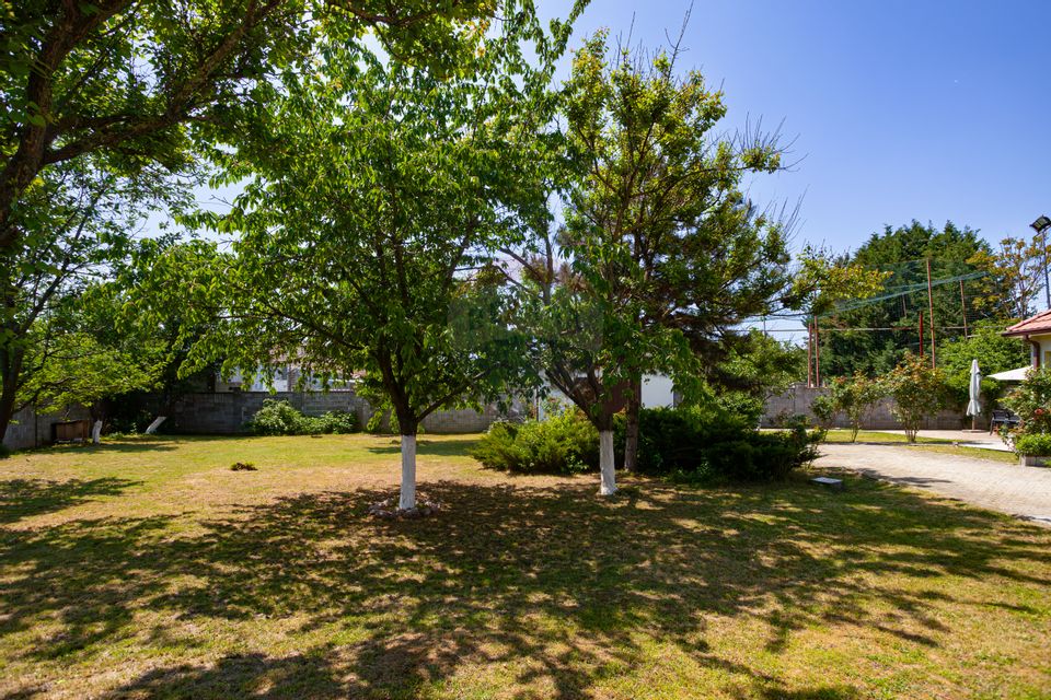 Casă cochetă de vânzare, teren 954 mp, posibil parcelare, în Subcetate