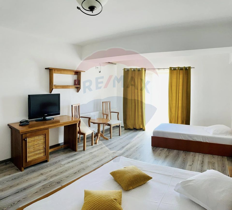 Hotel / Pensiune cu 19 camere de vânzare/zona Murighiol