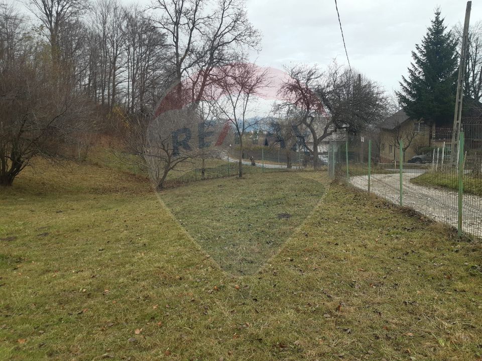 Casă / Vilă cu 7 camere   în zona Bran-Tohanita