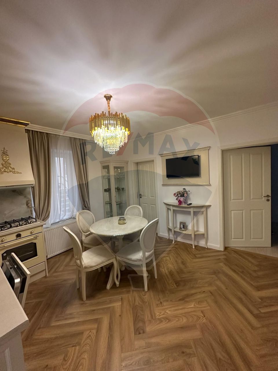 Apartament ultracentral de închiriat