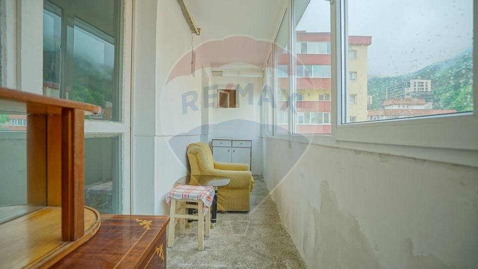 Apartament cu 4 camere de vânzare în zona Racadau