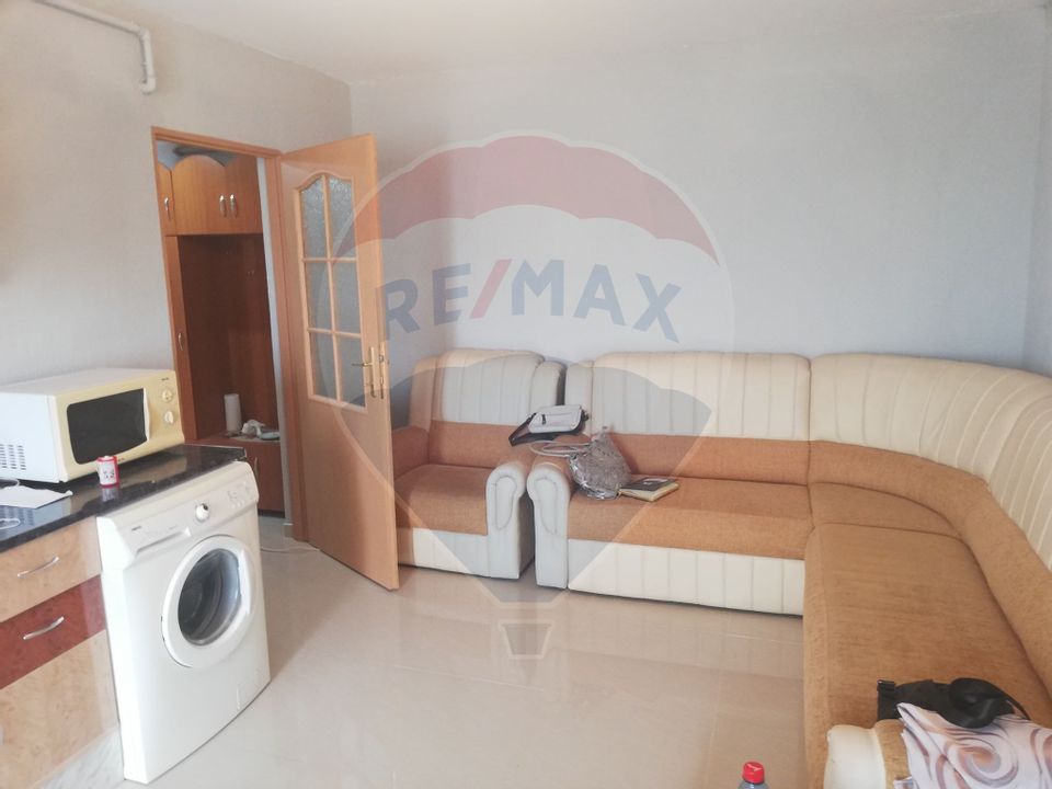 Apartament cu 3 camere de vânzare în zona Est