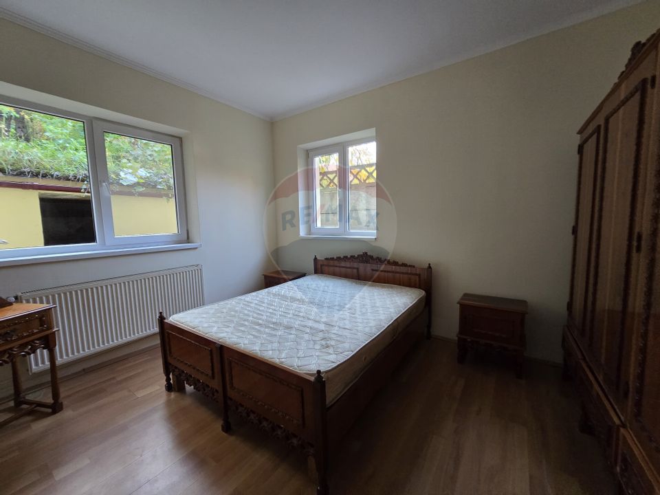 Casă cu 5 camere de vânzare în zona Central comision 0