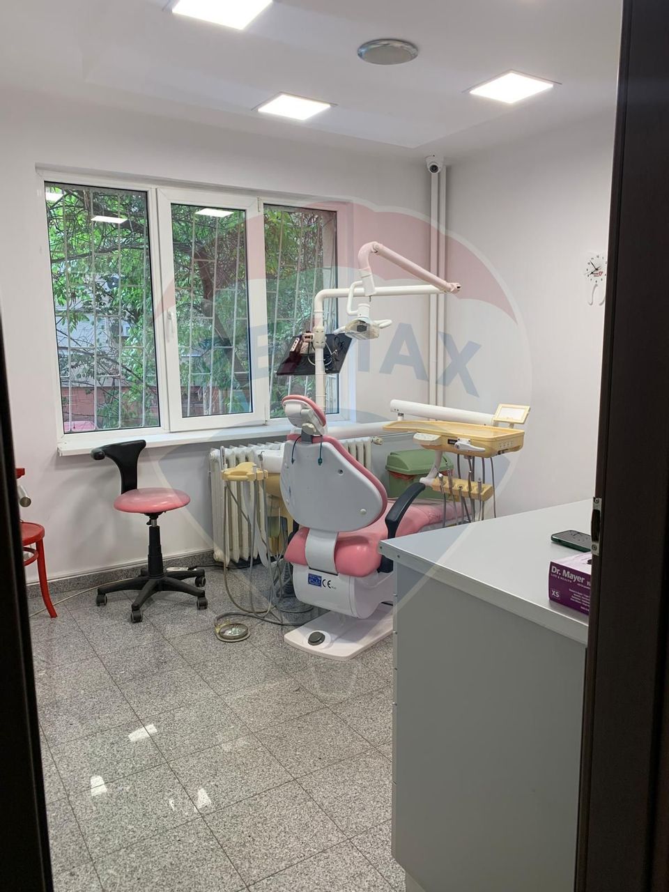 Rental of fully equipped dental office Dristor