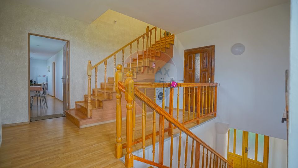 Casa multifunctionala, locuinta si destinatie comerciala Scriitorilor