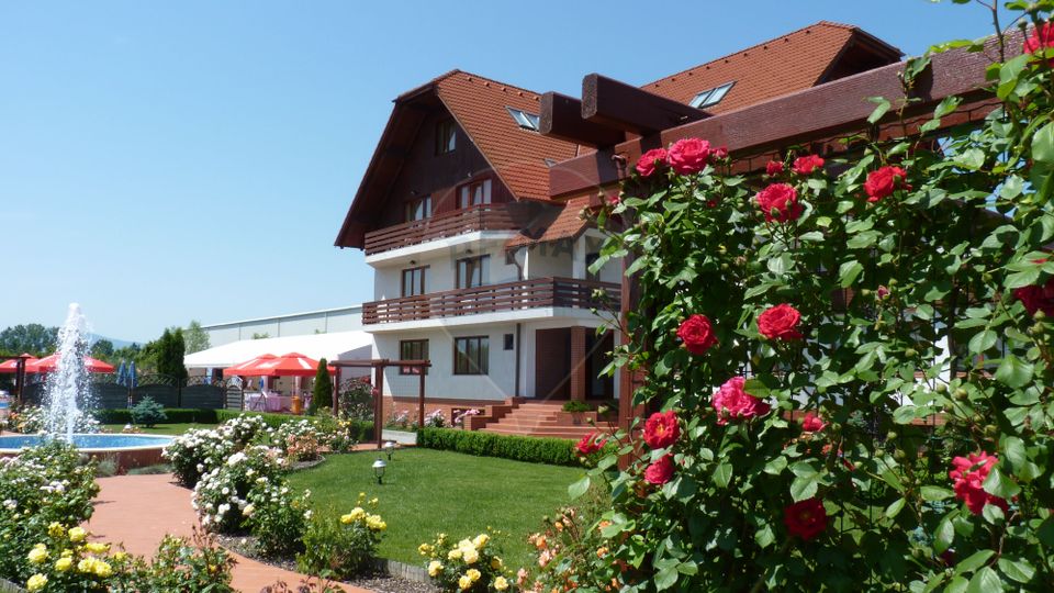 HOTEL,PISCINA SI CORT DE EVENIMENTE | 18080 MP TEREN | GRIVITEI BRASOV