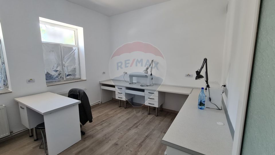 Apartament cu 2 camere decomandate de vânzare Central, Parc Eminescu