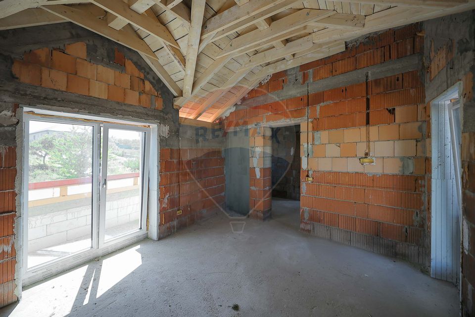 De vânzare casă cu un proiect deosebit, la roșu , Str. Gheorghe Doja