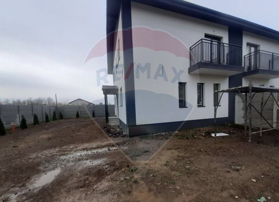 5 room House / Villa for sale