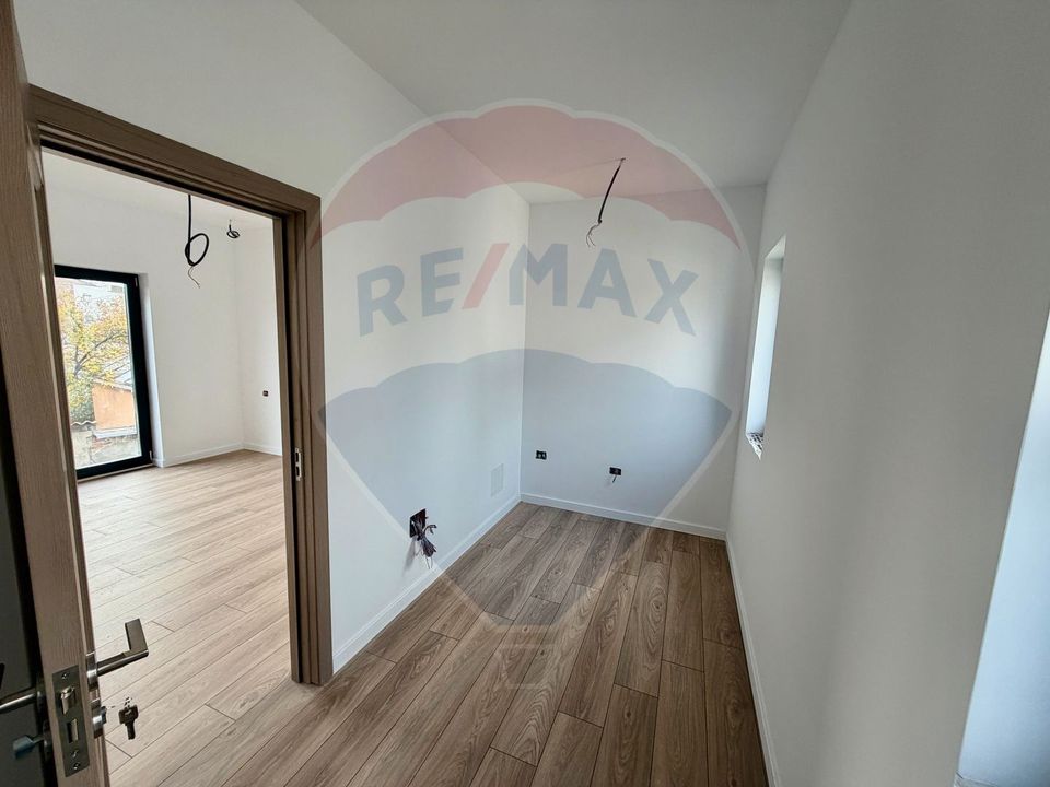 Apartament cu doua camere , parcare si gradina