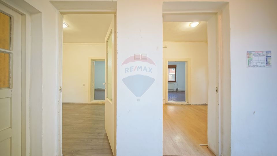 COMISION 0 Casă cu potențial excelent, teren 446 mp, Strada Fanionului